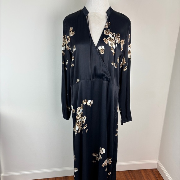 Aritzia Little Moon Laurel Dress, Black/Ivory, Size M B5 - Picture 2 of 7